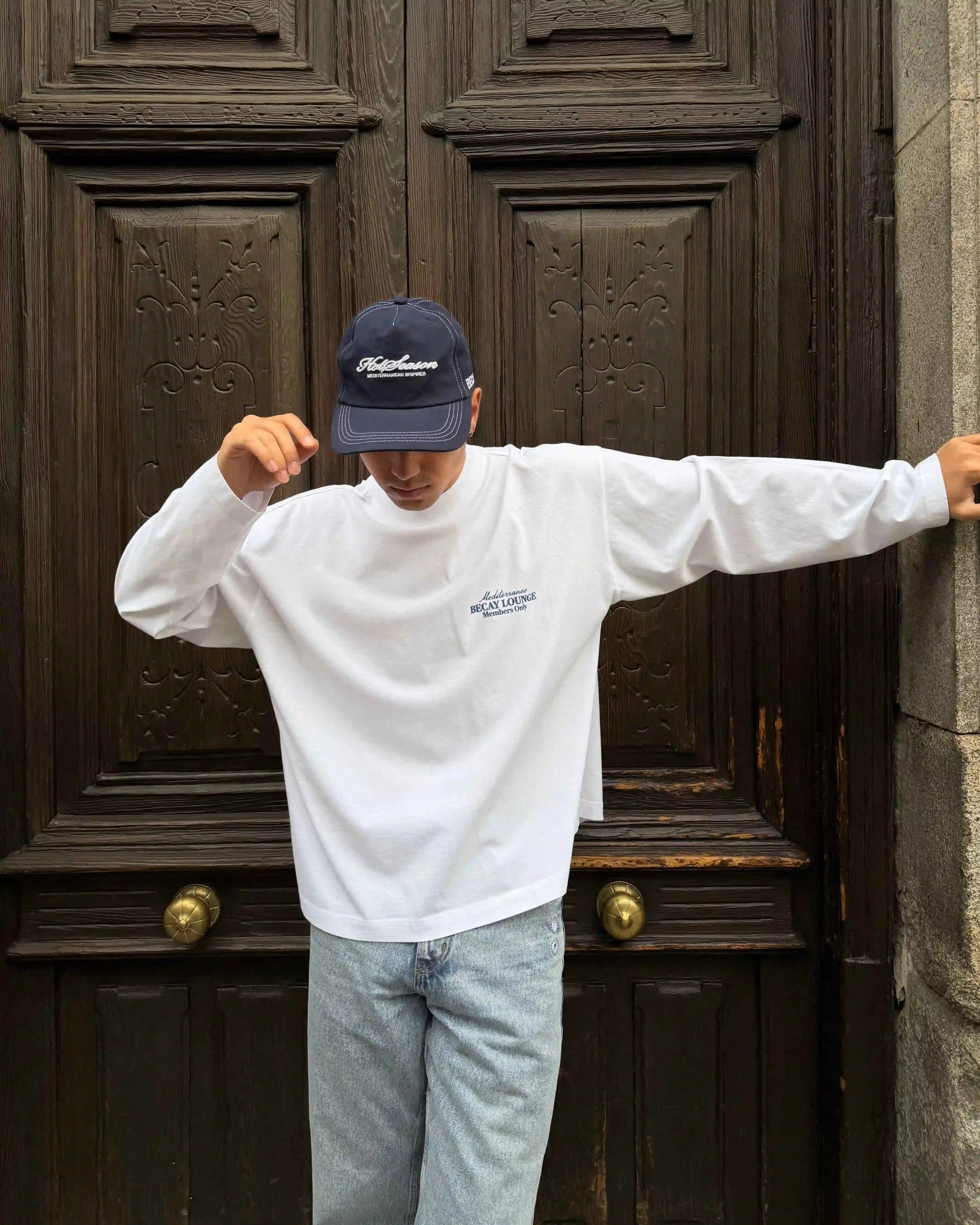 Ashtray Longsleeve W&B